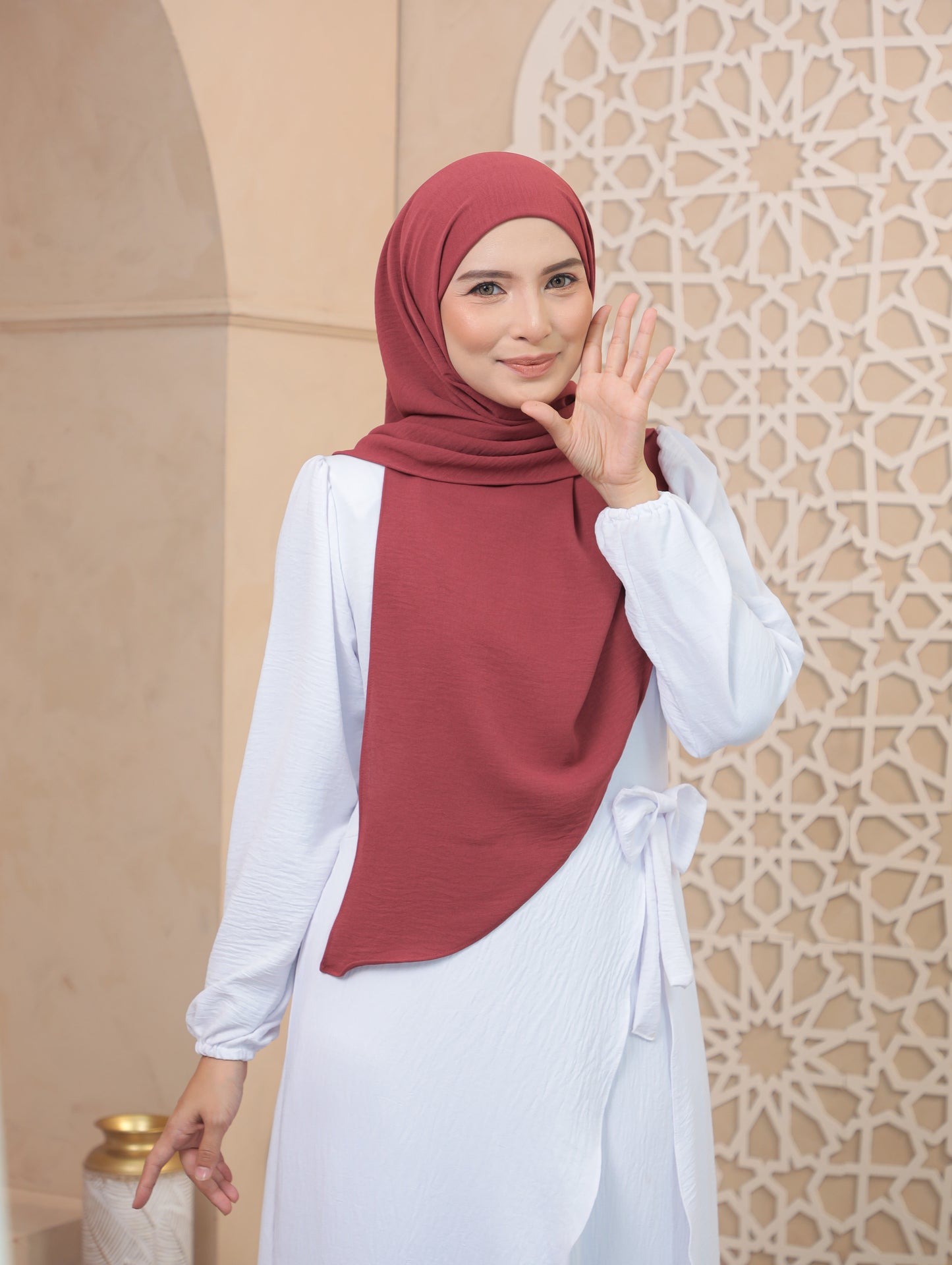 Trishawl in DarkPink