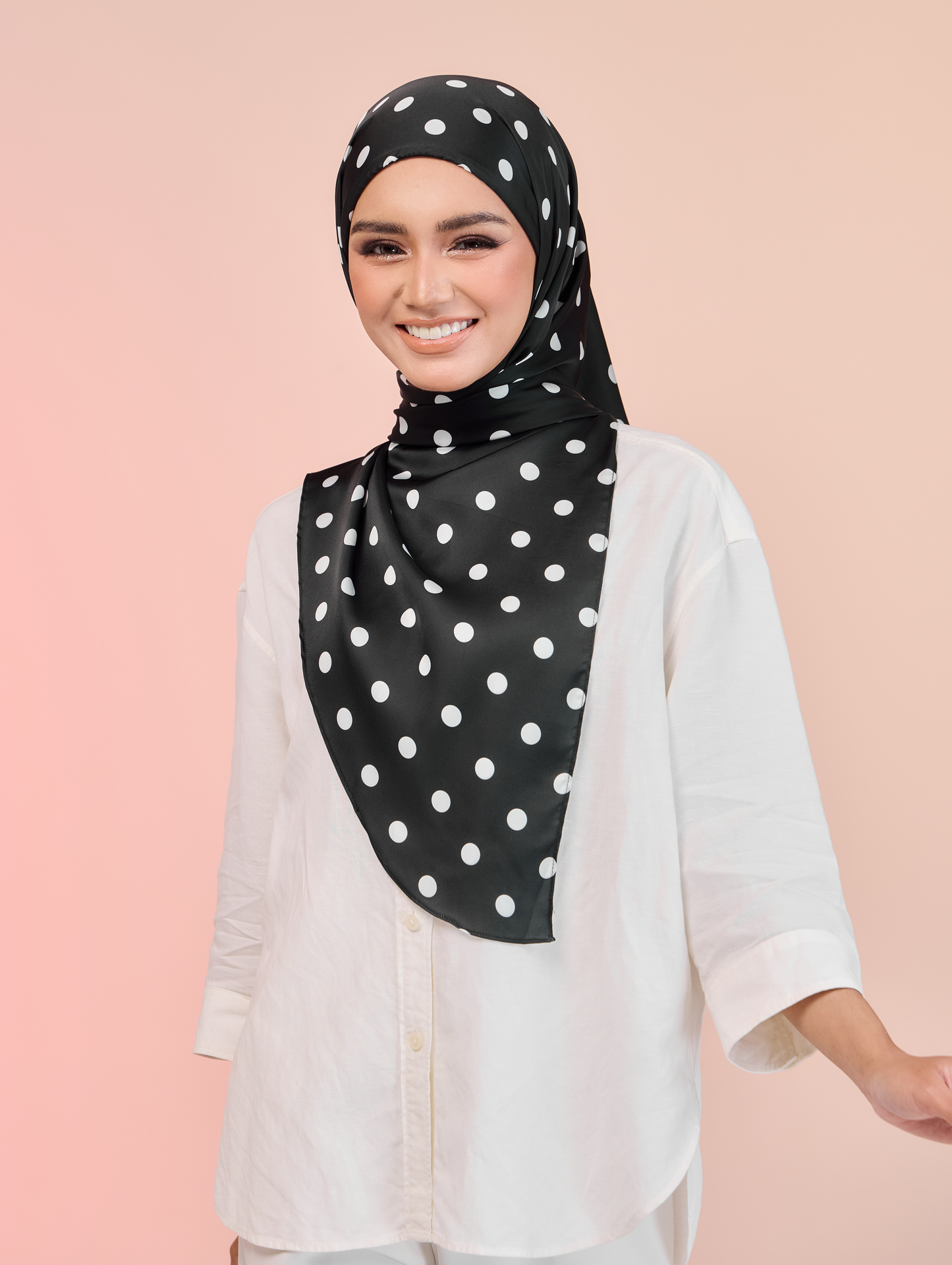 Trishawl Polka Series in Black