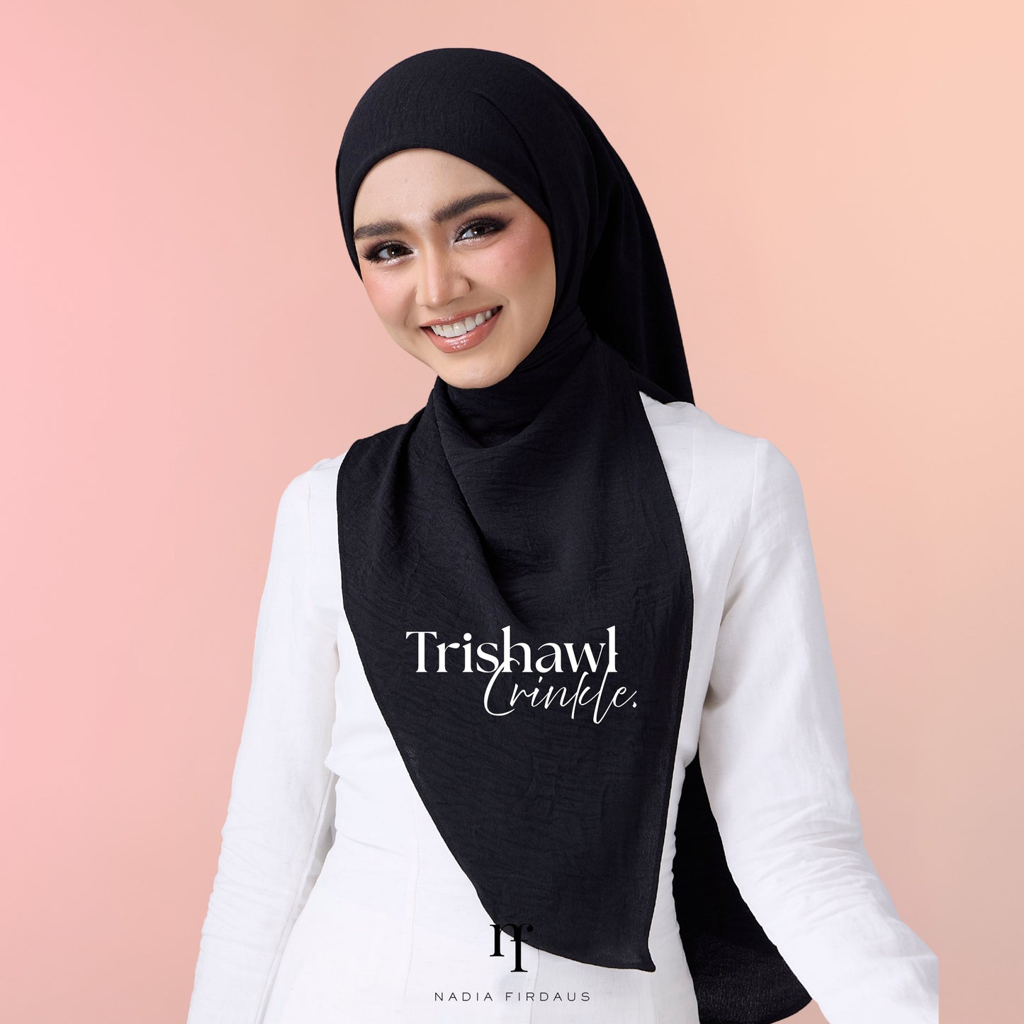 Trishawl Crinkle 2.0 in Black