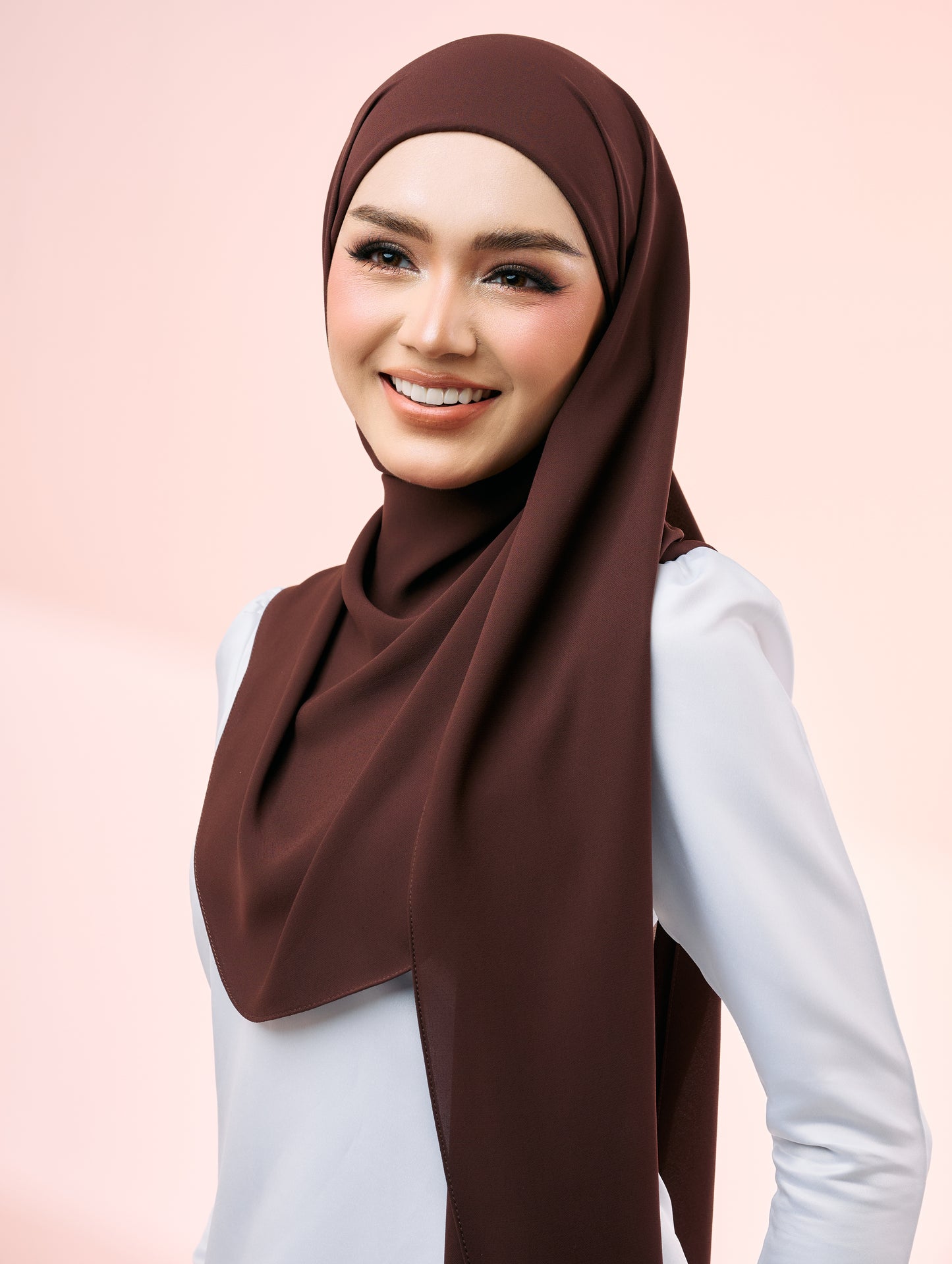 SNÄP Shawl in Rich Brown