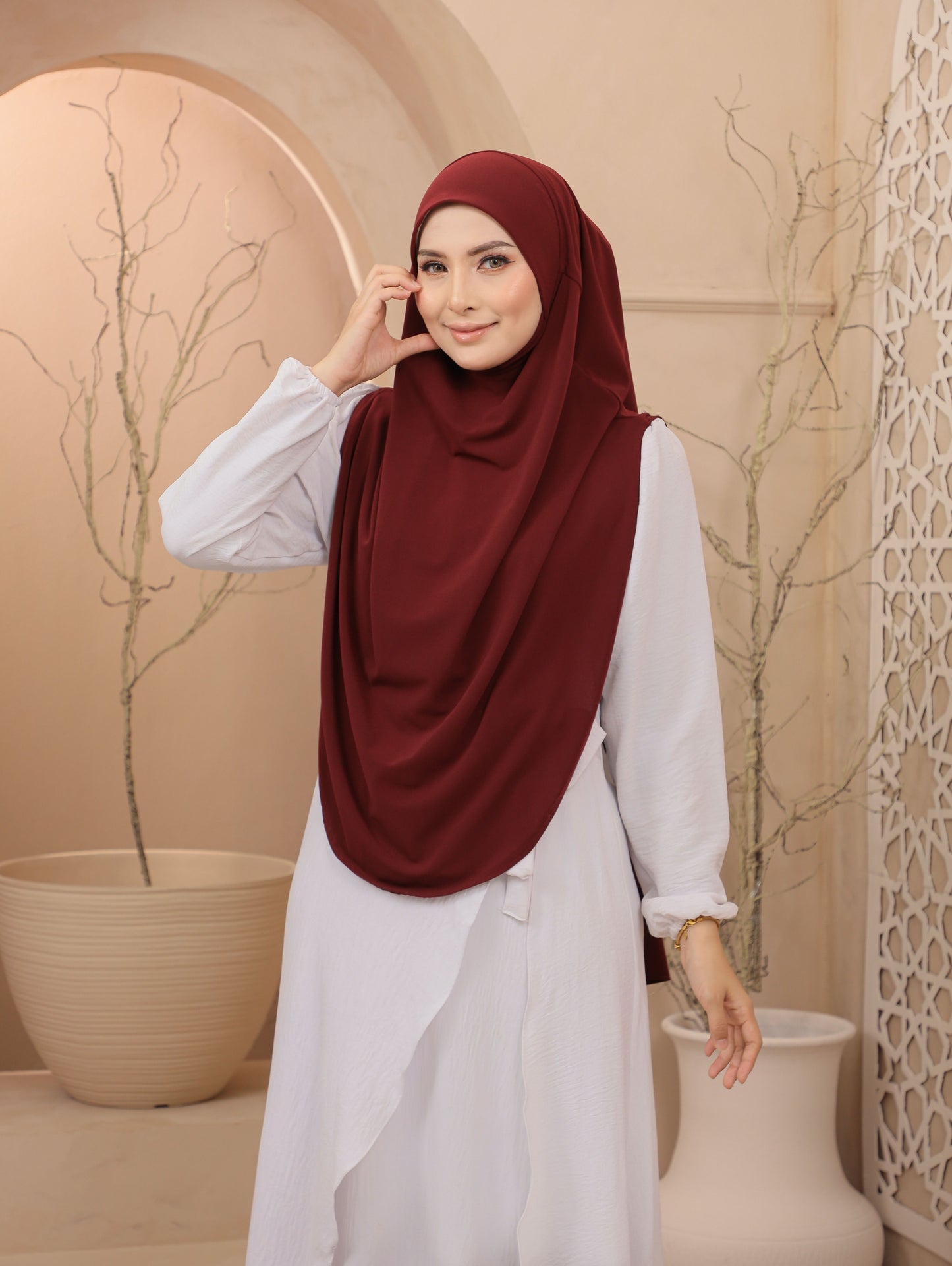 Sarung Labuh in Burgundy