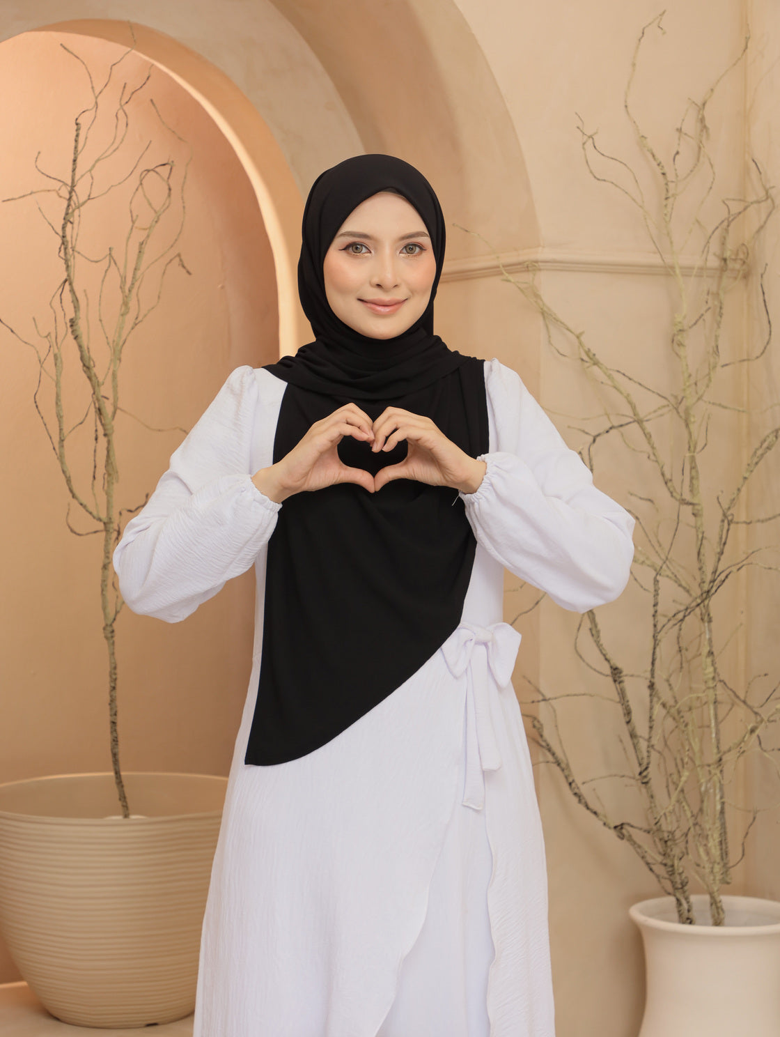 Bawal Lazy Premium Mosscrepe in Black