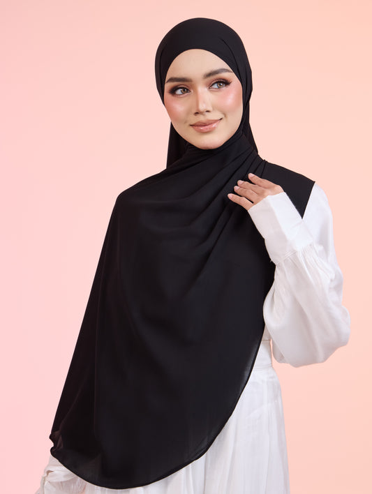 LUNARA Shawl in Black