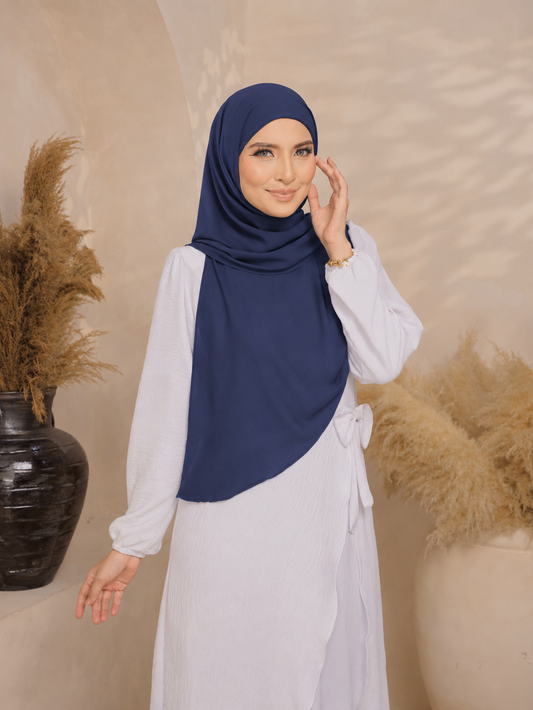 Trishawl Chiffon in Navy