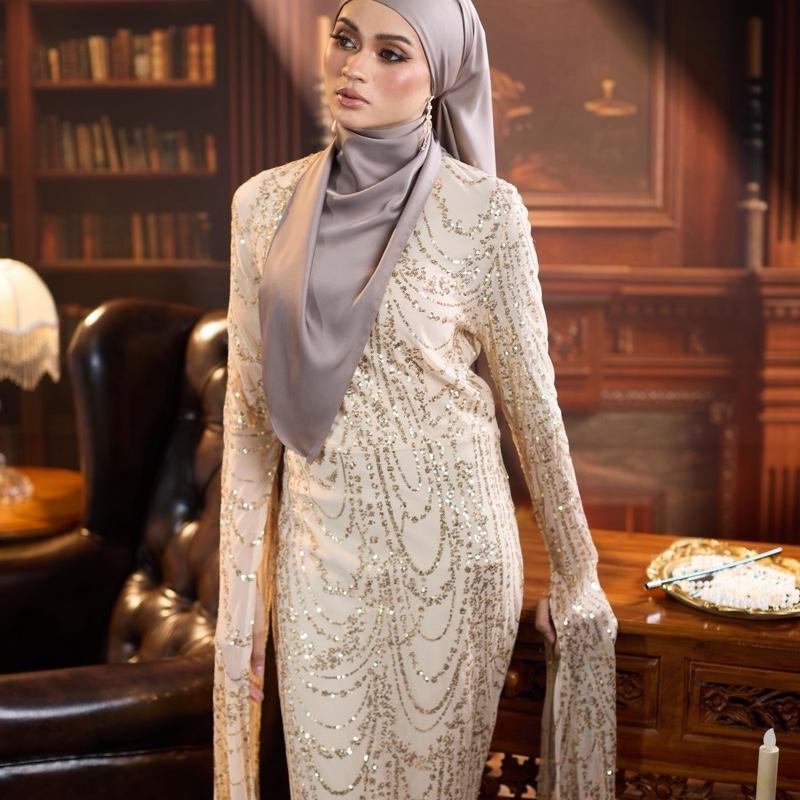 Trishawl Armani Silk in Ash Brown