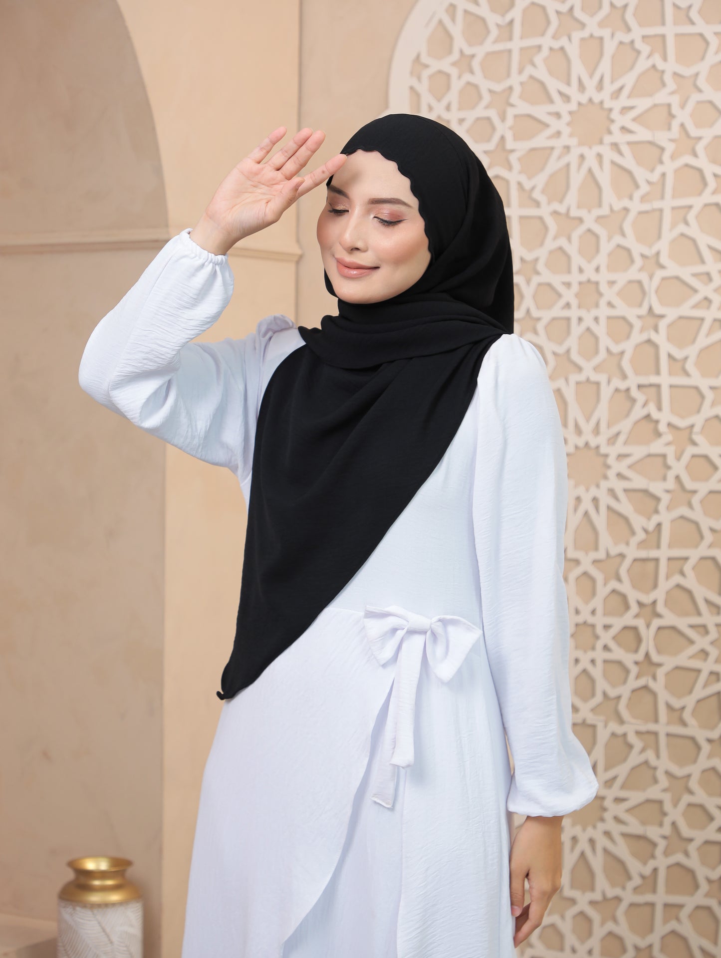 Bawal Lazy Sulam in Black