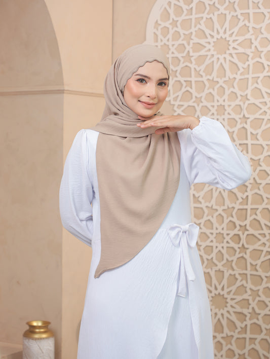 Bawal Lazy Sulam in Sand