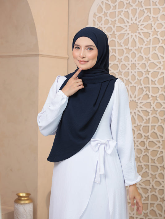 Trishawl in Navy