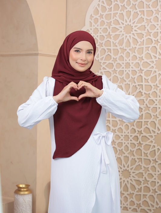 Trishawl in Burgundy