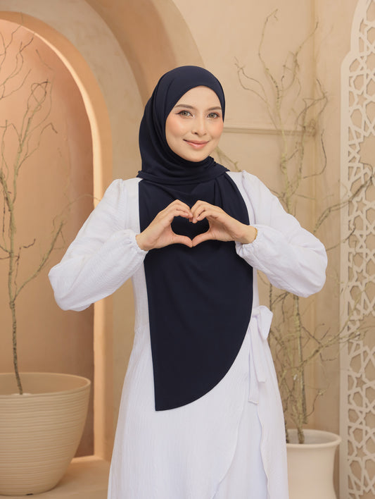 Hoodie Shawl in Navy