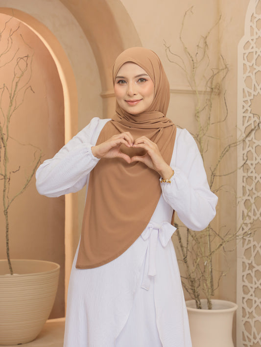 Hoodie Shawl in Mocha