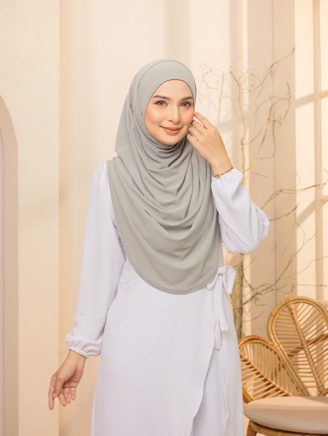 Zoya Labuh in Silver