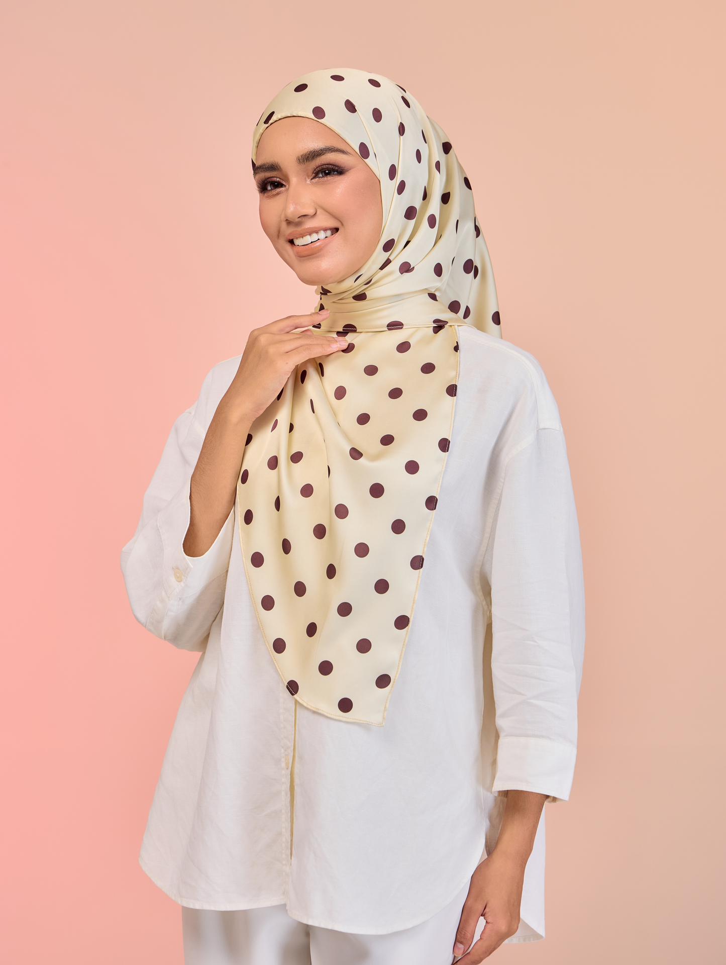 Trishawl Polka Series in Cream