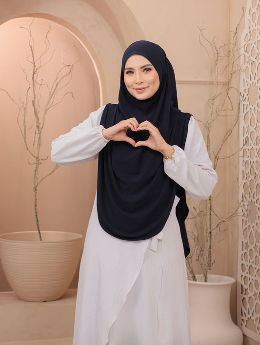 Sarung Labuh in Navy