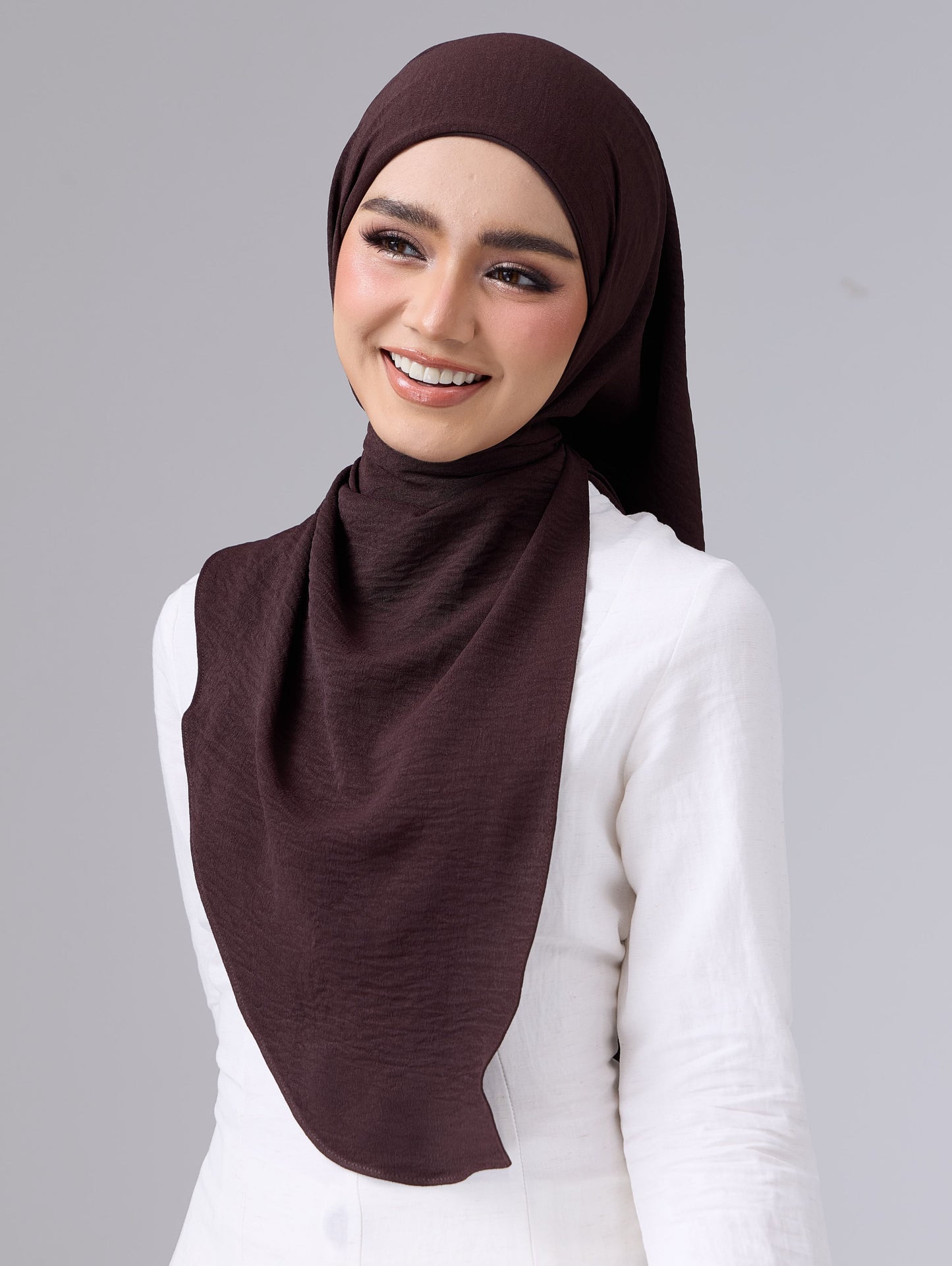 Trishawl Crinkle 2.0 in Mahogany